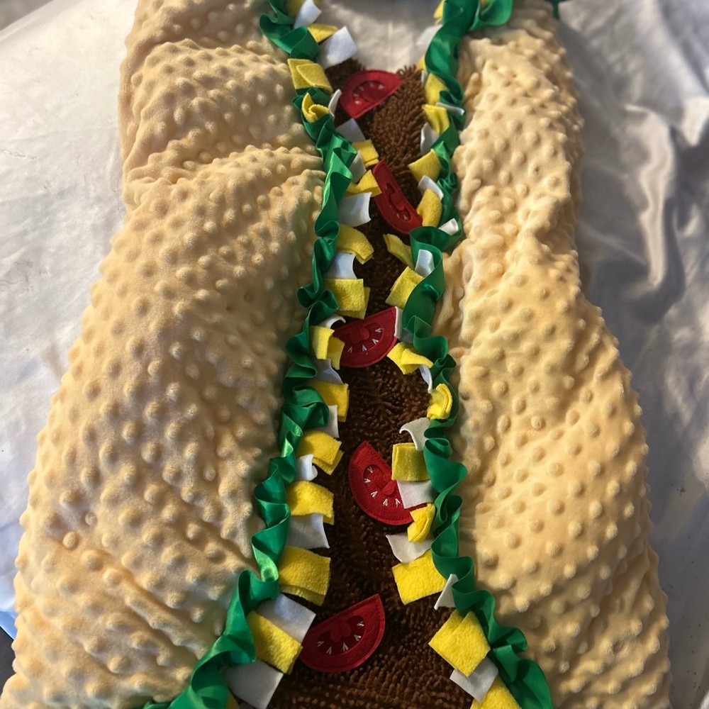 Thrills Fiesta Taco Dog Outfit - Cream, Green, Red